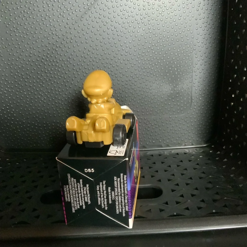 5/$25 Nintendo Switch McDonald’s Gold Mario Kart Deluxe Figure plastic